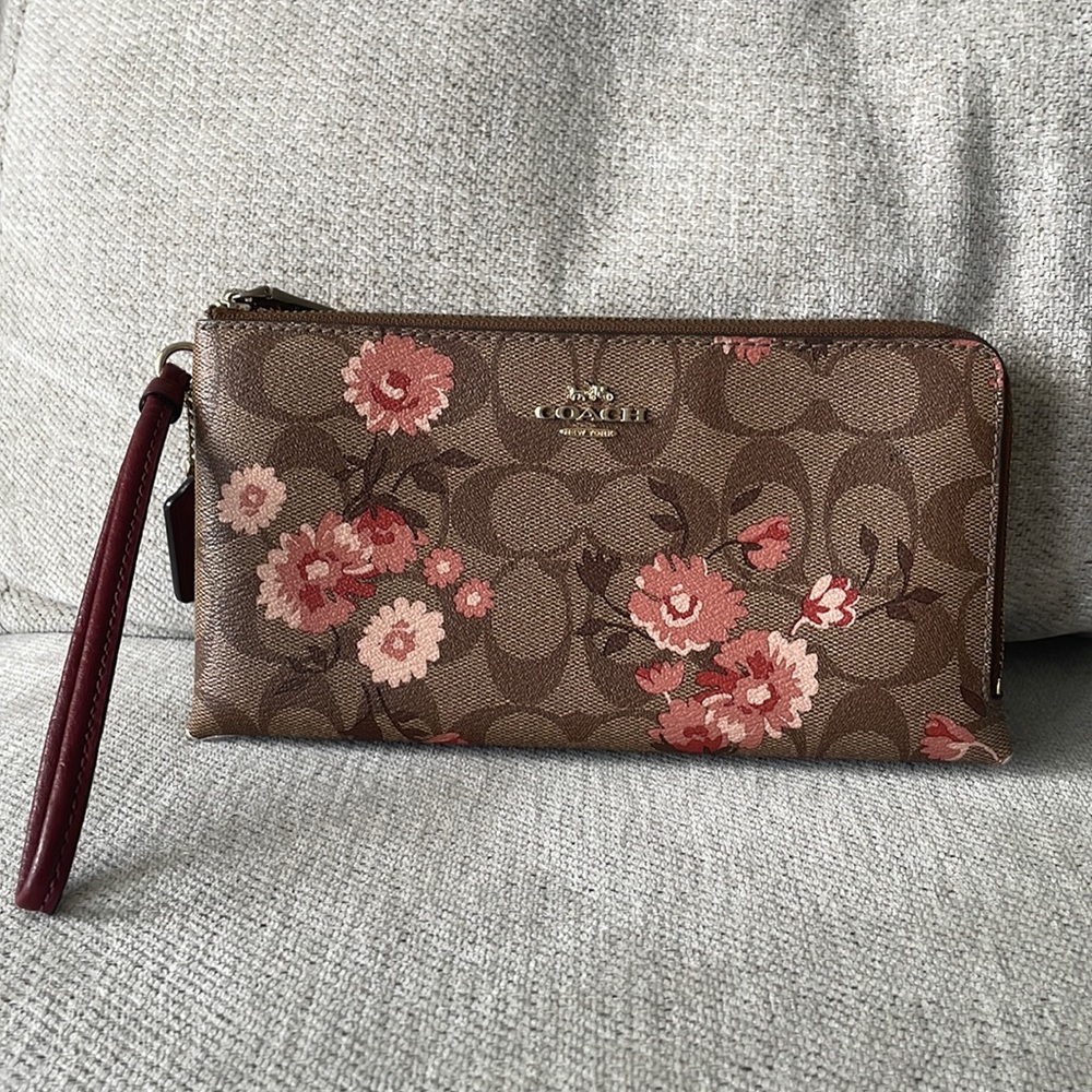 Double Zip Coach Large Wristlet